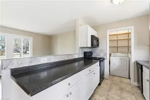 3202 Shallowford Dr, Greensboro, NC 27406 - Photo 21