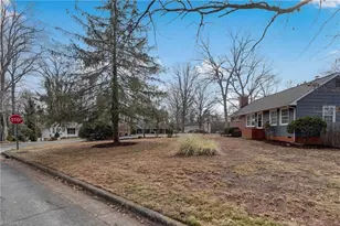 2703 Rockwood Rd, Greensboro, NC 27408 - Photo 21
