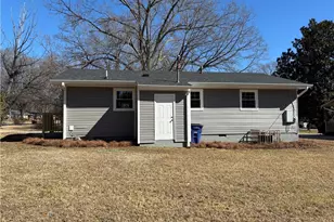 3862 Hartford St, Winston-Salem, NC 27106 - Photo 9