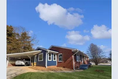 902 Welborn Avenue, Wilkesboro, NC 28697 - Photo 5