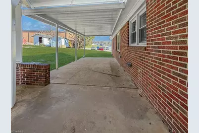 902 Welborn Avenue, Wilkesboro, NC 28697 - Photo 3