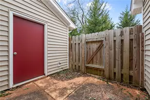2753 Cottage Pl, Greensboro, NC 27455 - Photo 21