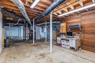 2506 Overbrook Dr, Greensboro, NC 27408 - Photo 37