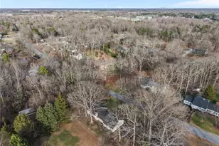 404 Hassellwood Dr, Jamestown, NC 27282 - Photo 37