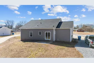 372 W Lee Avenue, Yadkinville, NC 27055 - Photo 31