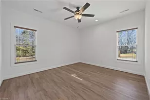 372 W Lee Ave, Yadkinville, NC 27055 - Photo 15