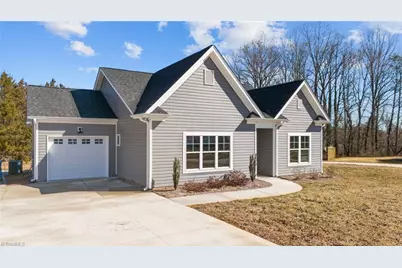 372 W Lee Avenue, Yadkinville, NC 27055 - Photo 27