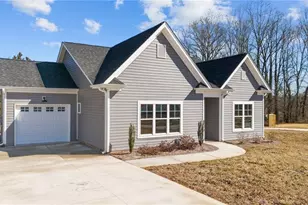 372 W Lee Ave, Yadkinville, NC 27055 - Photo 27