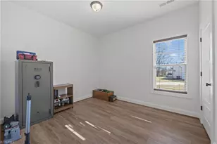 372 W Lee Ave, Yadkinville, NC 27055 - Photo 13
