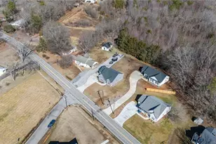 372 W Lee Ave, Yadkinville, NC 27055 - Photo 39