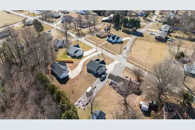 372 W Lee Avenue, Yadkinville, NC 27055 - Photo 37