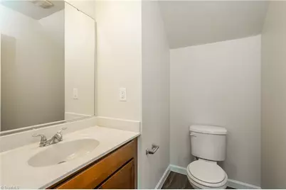 3915 Bissett Way, Greensboro, NC 27405 - Photo 15