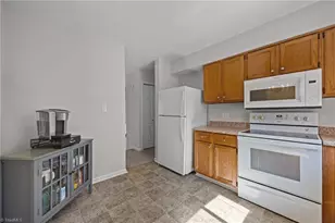 1113 Century Park Ave, Kernersville, NC 27284 - Photo 9