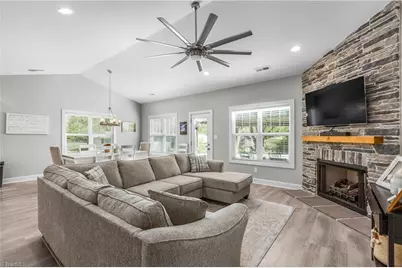 341 N Peace Haven Road, Winston-Salem, NC 27104 - Photo 3