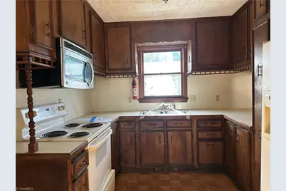 219 Sunset Circle, Mocksville, NC 27028 - Photo 7