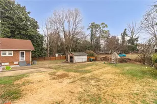 828 Circle Dr, High Point, NC 27262 - Photo 27