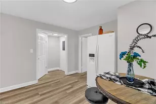 828 Circle Dr, High Point, NC 27262 - Photo 9