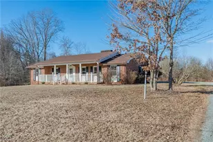 213 Sidney St, Lexington, NC 27295 - Photo 3