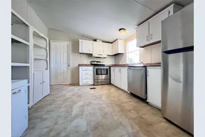 4036 Stone Creek Court, Lenoir, NC 28645 - Photo 9