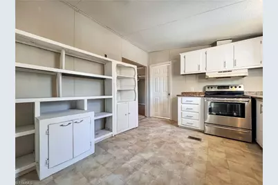 4036 Stone Creek Court, Lenoir, NC 28645 - Photo 11