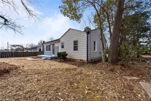 915 Turrentine St, Burlington, NC 27215 - Photo 1