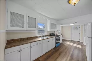 915 Turrentine St, Burlington, NC 27215 - Photo 9