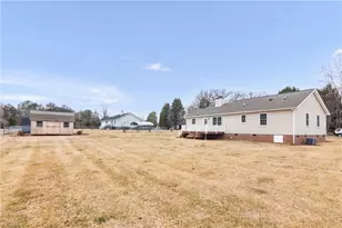 2902 Spencers Way, Browns Summit, NC 27214 - Photo 45