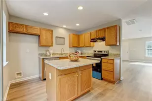 142 Tannenbaum Cir, Greensboro, NC 27410 - Photo 9