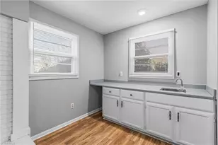 3826 Barkwood Dr, Winston-Salem, NC 27105 - Photo 9