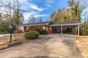 305 Hilltop Dr, Lexington, NC 27292 - Photo 1