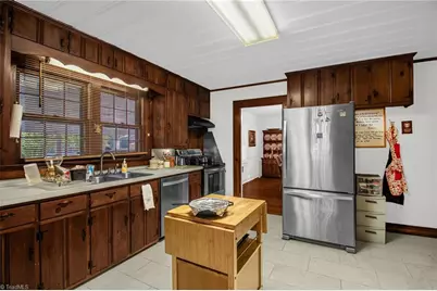 305 Hilltop Drive, Lexington, NC 27292 - Photo 11