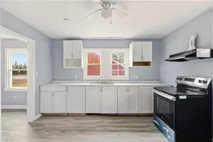 844 Willow Pl, High Point, NC 27260 - Photo 9