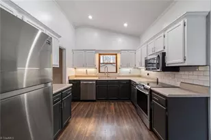 5015 Renville Dr, Greensboro, NC 27406 - Photo 25