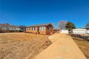 1409 Glenside Dr, Greensboro, NC 27405 - Photo 3