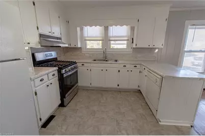 319 Cherry Street, Eden, NC 27288 - Photo 5