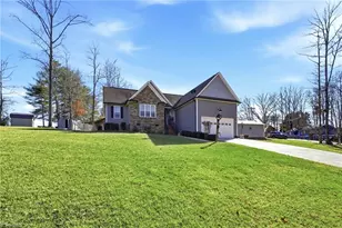 804 Montgomery Ct, Walnut Cove, NC 27052 - Photo 7