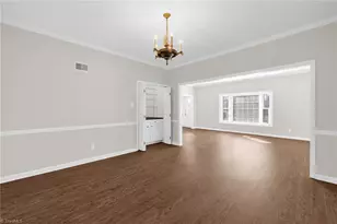 25 Fountain Manor Dr, Greensboro, NC 27405 - Photo 11