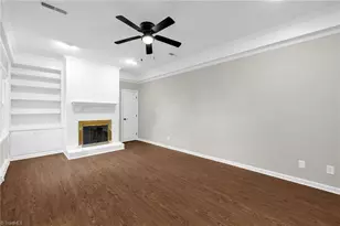 25 Fountain Manor Dr, Greensboro, NC 27405 - Photo 17