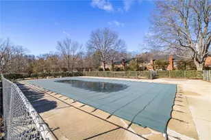 25 Fountain Manor Dr, Greensboro, NC 27405 - Photo 37