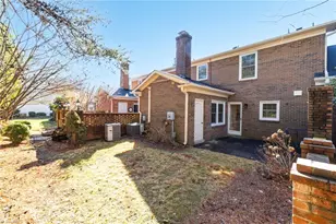 25 Fountain Manor Dr, Greensboro, NC 27405 - Photo 33