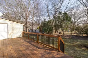 716 Meadowgreen Village Dr, Eden, NC 27288 - Photo 25