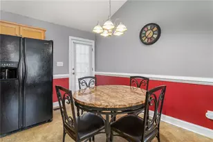 2220 Foxfire Ln, Burlington, NC 27217 - Photo 9