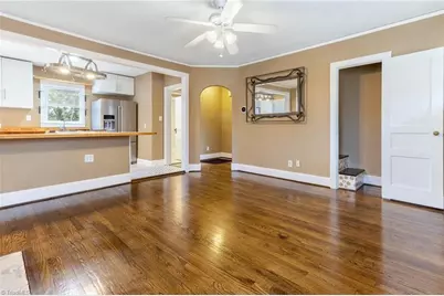 907 W Wendover Avenue, Greensboro, NC 27408 - Photo 5