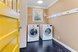 907 W Wendover Ave, Greensboro, NC 27408 - Photo 21