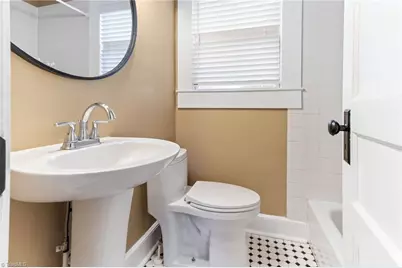 907 W Wendover Avenue, Greensboro, NC 27408 - Photo 11