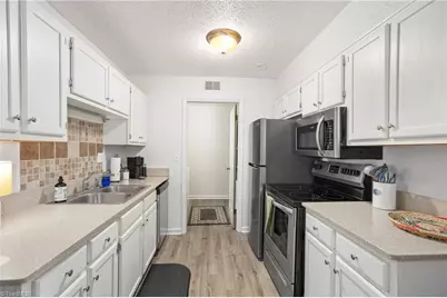 2260 Sunderland Road #82W, Winston-Salem, NC 27103 - Photo 9