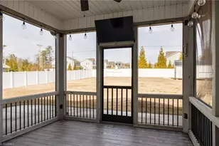 109 Phoenix Ct, Lexington, NC 27295 - Photo 5