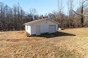 3859 Volunteer Rd, Pinnacle, NC 27043 - Photo 25