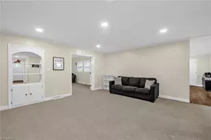 2108 Meadowbrook Terrace, Reidsville, NC 27320 - Photo 9