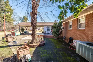 3877 Forest Valley Dr, Winston-Salem, NC 27105 - Photo 5